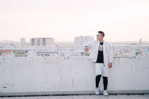 Đậm chất tự sự, Quang Đăng Trần kết hợp với rapper T-One làm mới ca khúc “Trò Đùa”