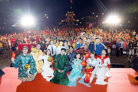 Định hình bản sắc và mở rộng ảnh hưởng toàn cầu