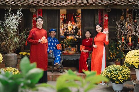 Nghệ sĩ tỳ bà Vũ Diệu Thảo lan tỏa thông điệp sum vầy qua MV “Tết bình an bên nhau”