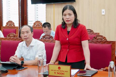 Tổ chức chương trình nghệ thuật chính luận “Thủ tướng Phạm Văn Đồng – Trọn đời vì nước, vì dân”