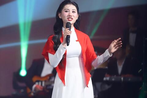 Toàn cảnh chương trình nghệ thuật “Sáng mãi tên Người“