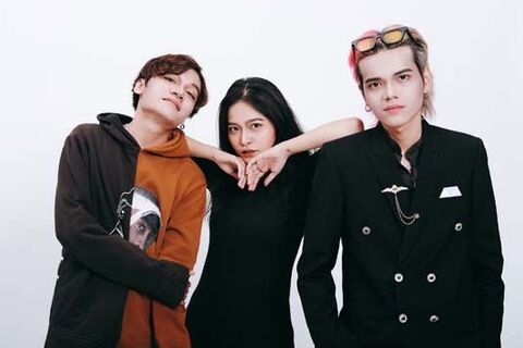 "Ngậm đắng nuốt cay" - Bản ballad buồn thay lời tự sự của các cô gái trong tình yêu