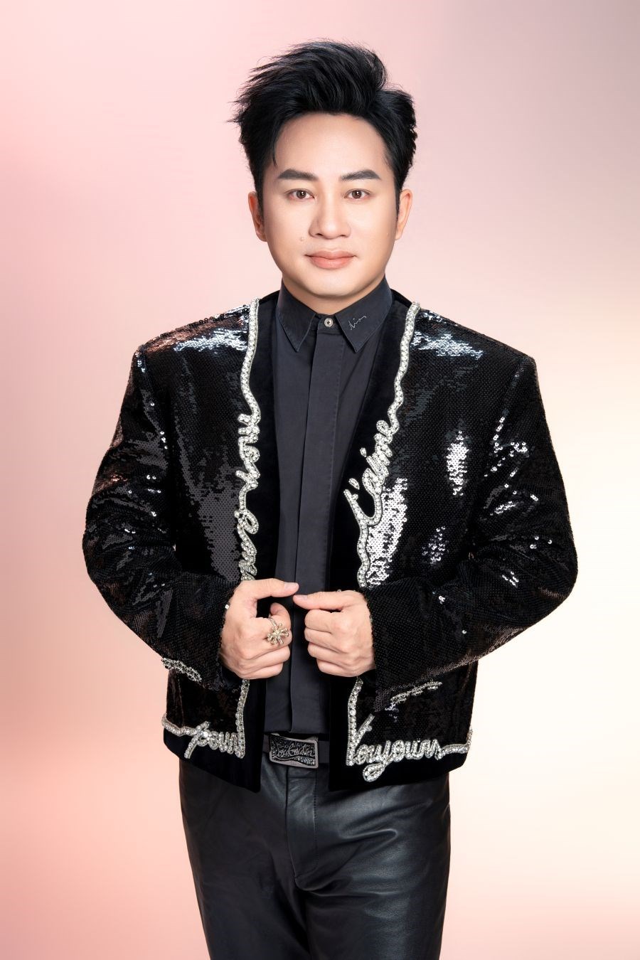 Tùng Dương, Noo Phước Thịnh, Đức Phúc và Phương Mỹ Chi thăng hoa cùng đêm nhạc Hạ Long - ảnh 2