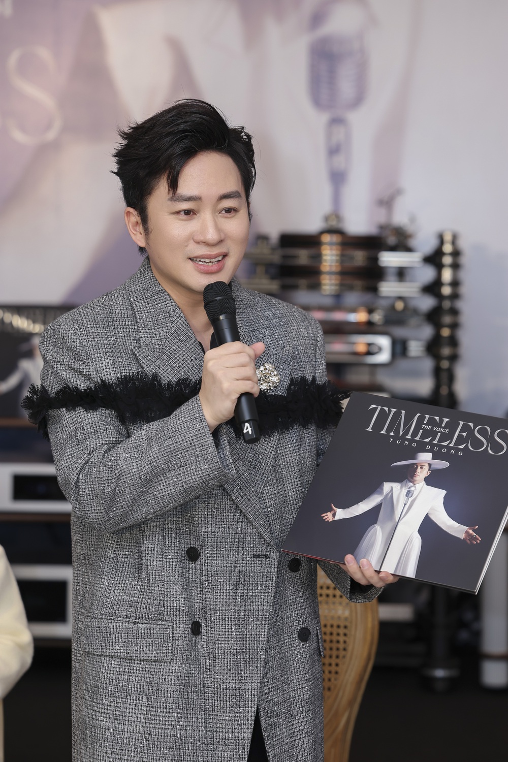 Nhìn Tùng Dương ngược dòng và ngẫm! - Ảnh 5. Nhìn Tùng Dương ngược dòng và ngẫm! - Ảnh 5.