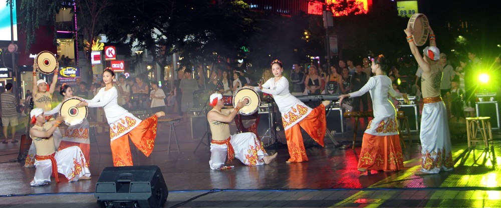 “Điểm hẹn âm nhạc” giữa trung tâm TP.HCM - ảnh 3