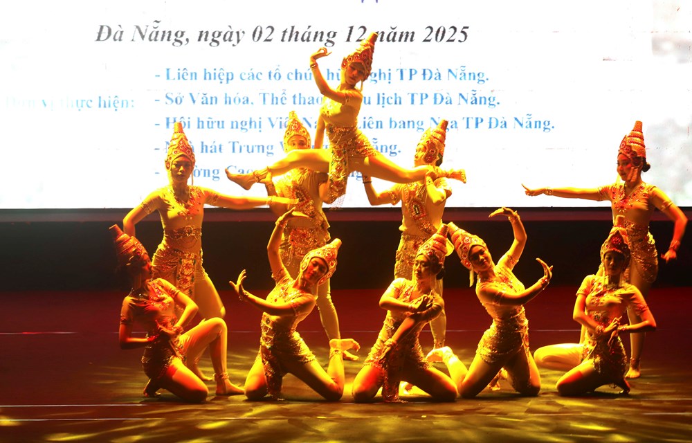 Đặc sắc chương trình giao lưu nghệ thuật Việt Nam - Liên bang Nga - ảnh 2