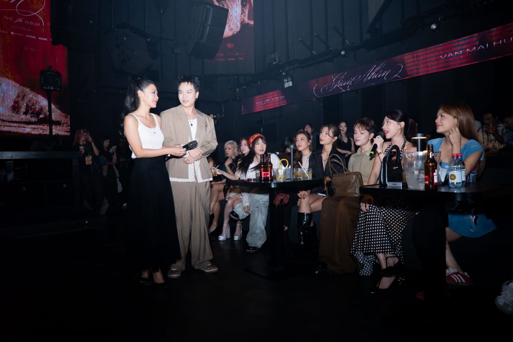 Album “Giai nhân” của Văn Mai Hương: Sống thật với những điều từng giấu kín - Ảnh 4. Album “Giai nhân” của Văn Mai Hương: Sống thật với những điều từng giấu kín - Ảnh 4.