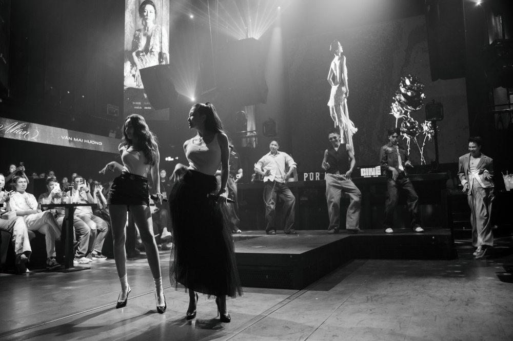 Album “Giai nhân” của Văn Mai Hương: Sống thật với những điều từng giấu kín - Ảnh 3. Album “Giai nhân” của Văn Mai Hương: Sống thật với những điều từng giấu kín - Ảnh 3.