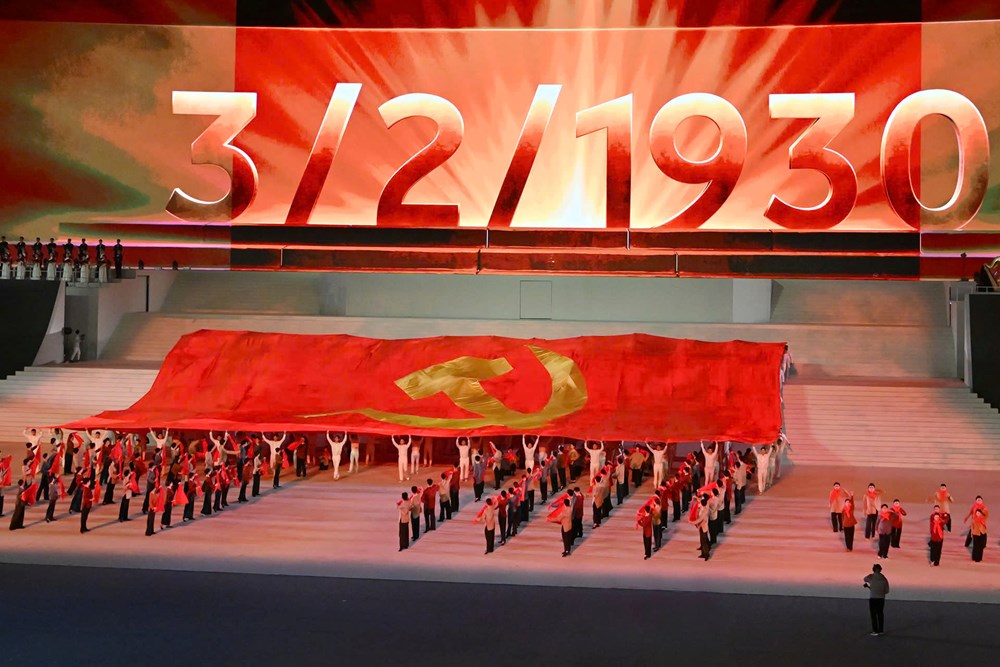 Tổng Bí thư Tô Lâm dự chương trình nghệ thuật đặc biệt "Dưới lá cờ vẻ vang của Đảng” - ảnh 6