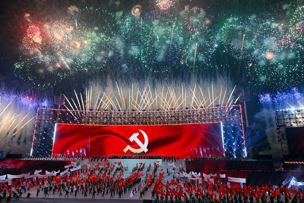 Tổng Bí thư Tô Lâm dự chương trình nghệ thuật đặc biệt "Dưới lá cờ vẻ vang của Đảng” - ảnh 15