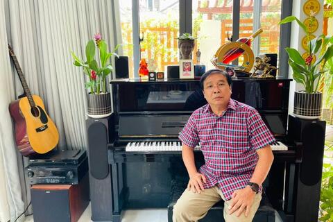 Nhạc sĩ Đinh Trung Cẩn: Khi ''Tổ quốc gọi tên mình'