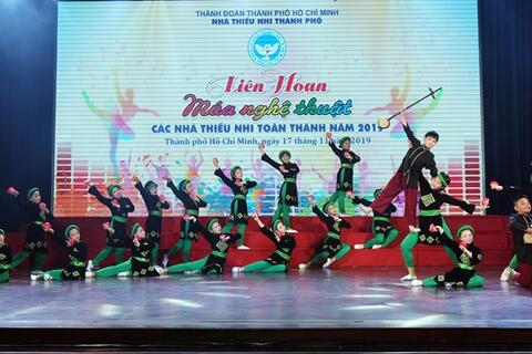 Liên hoan ca múa nhạc thiếu nhi hè toàn thành năm 2023