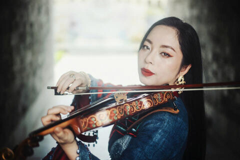 Trịnh Minh Hiền độc tấu violin ca khúc 'Người Hà Nội'