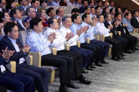 Tổng Bí thư, Chủ tịch nước Tô Lâm dự chương trình nghệ thuật đặc biệt “Tổ quốc trong tim”