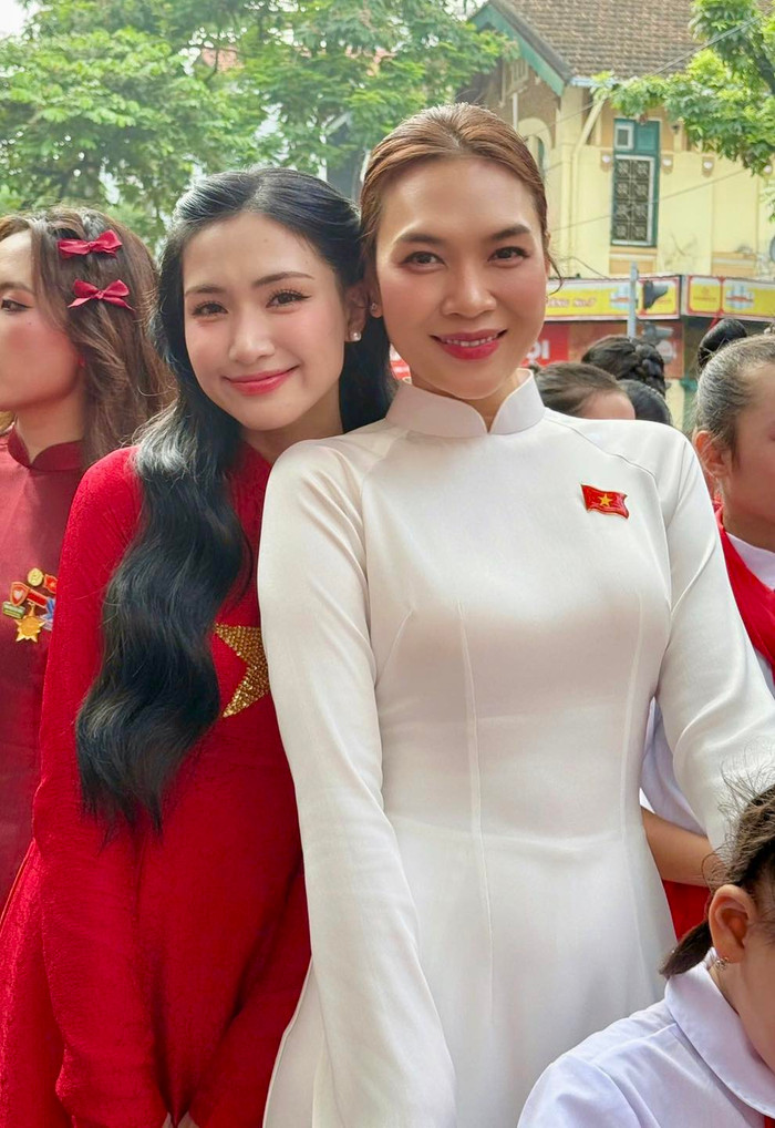 Hòa Minzy quá giống Mỹ Tâm Ảnh 5