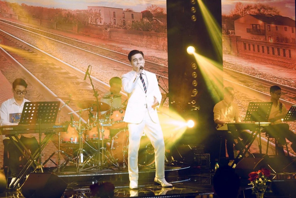 “Nếu…” - Bản tình ca của Nguyễn Thành Trung nhuộm màu thu Hà Nội “Nếu…” - Bản tình ca của Nguyễn Thành Trung nhuộm màu thu Hà Nội