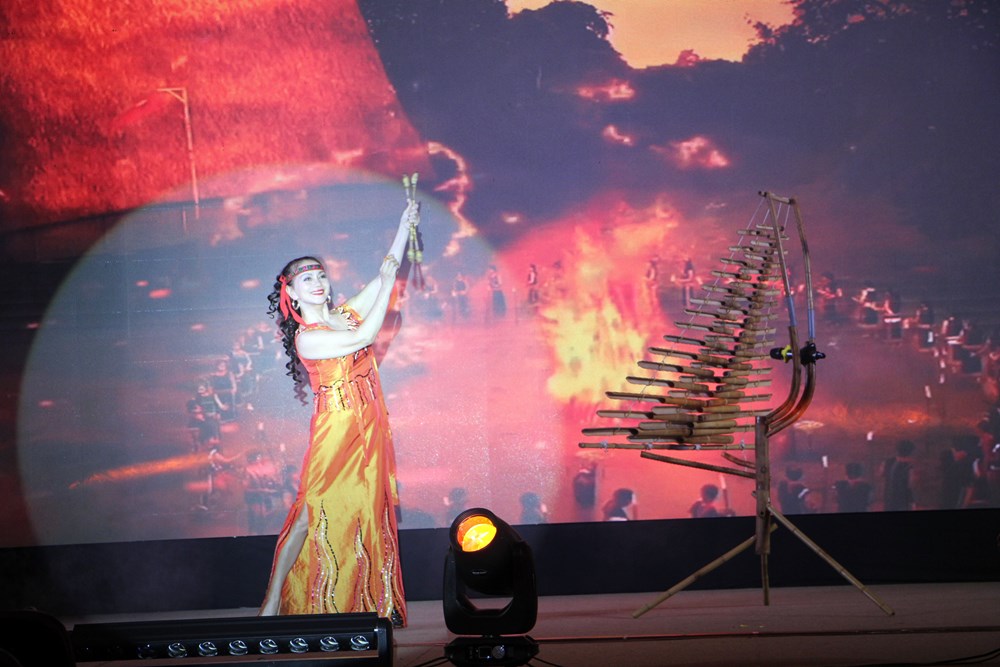 Dấu ấn 33 năm của Đoàn Ca Múa Nhạc Cựu Chiến binh TP.HCM - ảnh 11