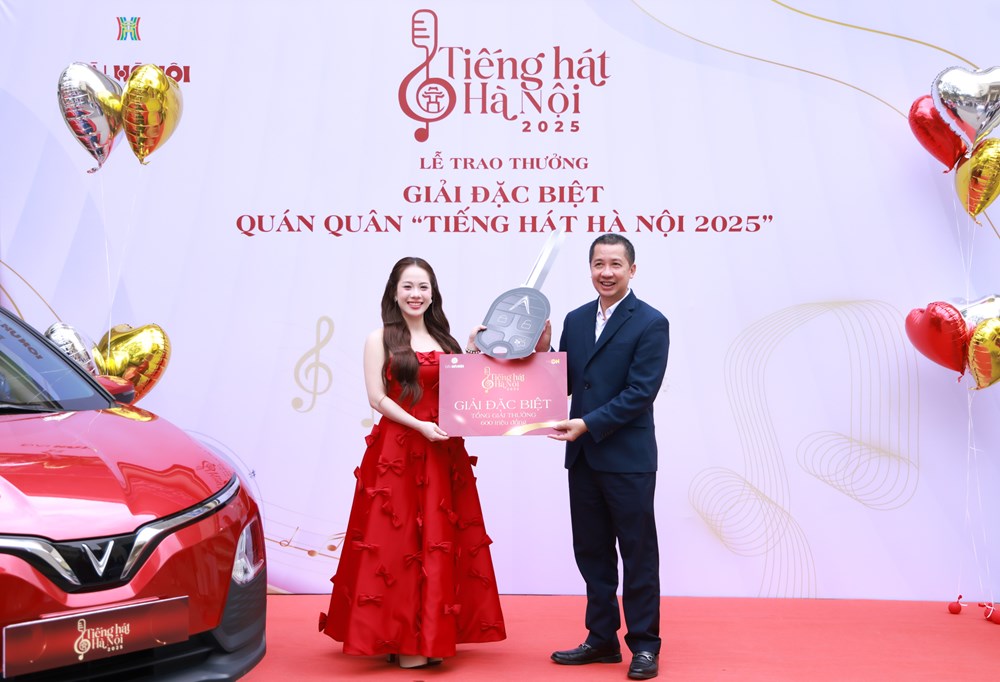 Trao giải đặc biệt 600 triệu đồng cho Quán quân “Tiếng hát Hà Nội 2025” - ảnh 1