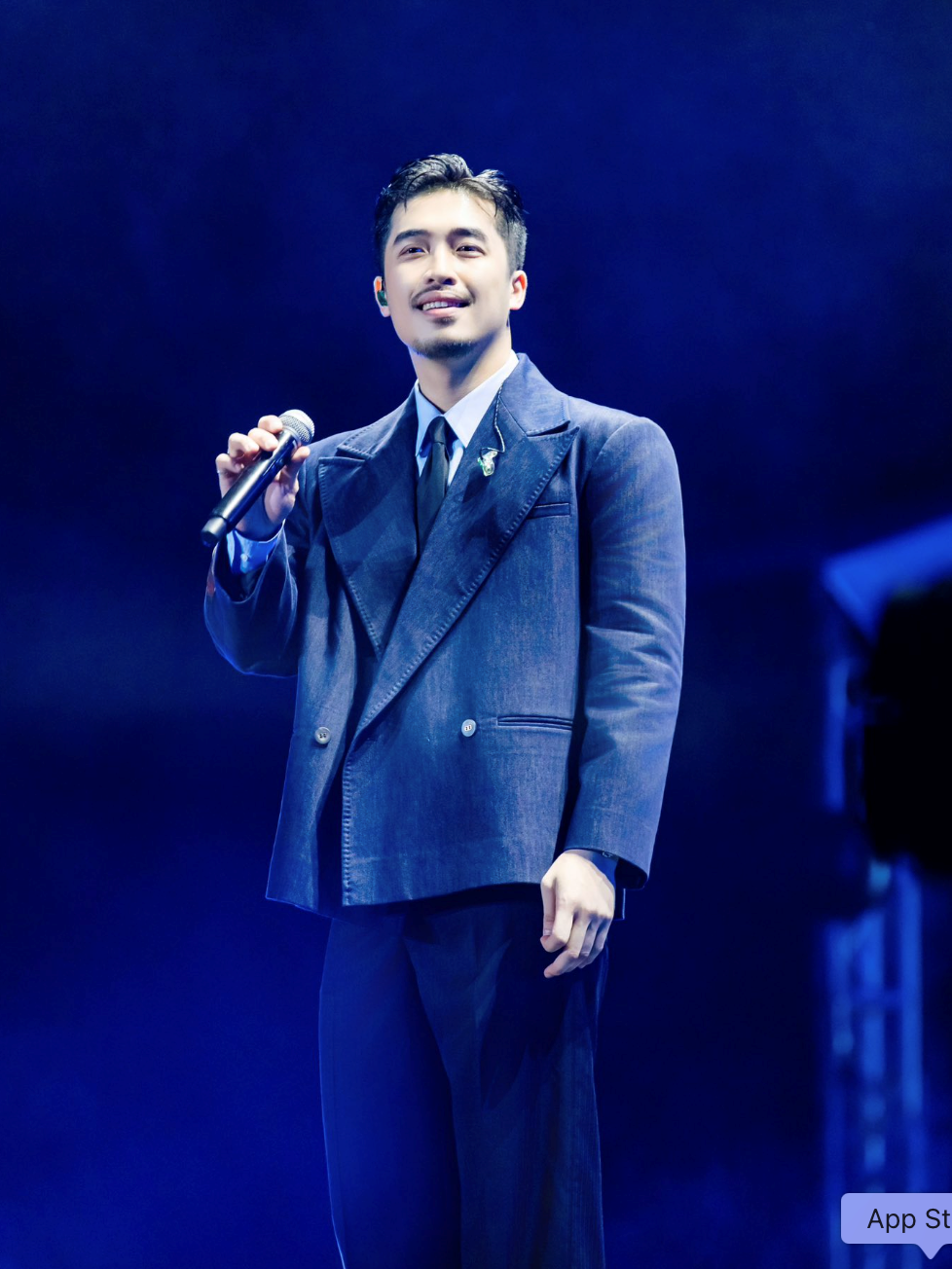 “Hoàng tử nhạc suy” Việt Nam: Tốt nghiệp Học viện Khoa học Quân sự Hà Nội, từng dạy tại trường Sĩ quan - ảnh 1