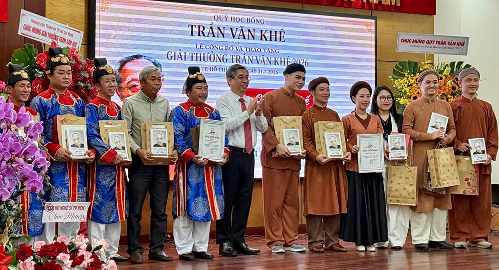 Vinh danh 2 tập thể và 6 cá nhân có cống hiến xuất sắc cho âm nhạc dân tộc - ảnh 4